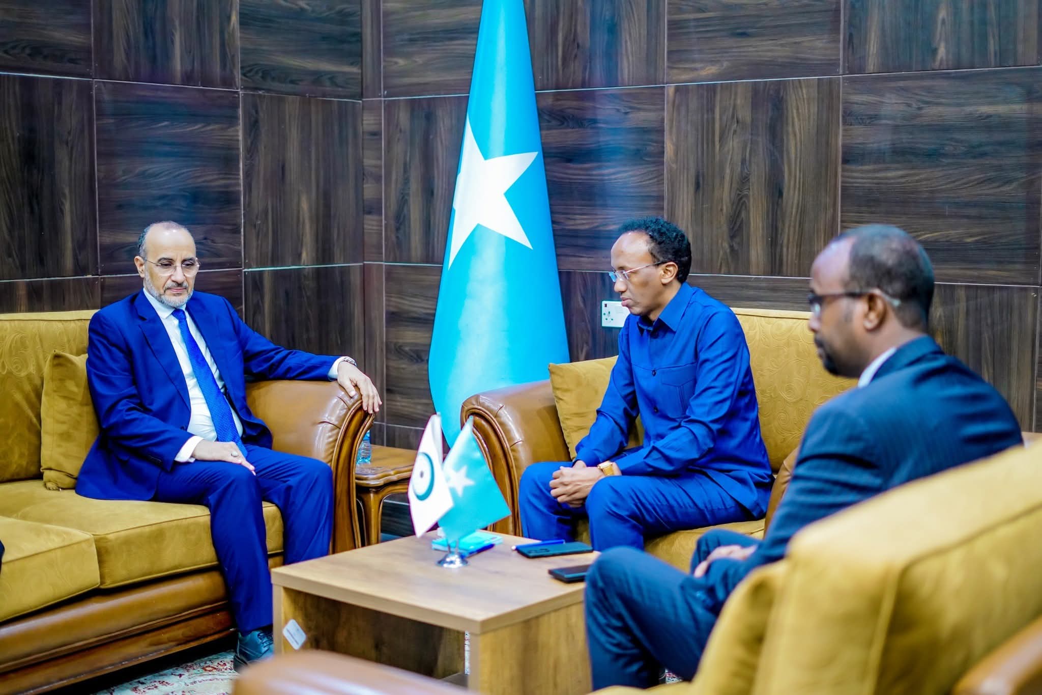 Wasiir Ku-xigeenka Arrimaha Dibadda oo kulan  Sagootin ah la Qaatay Agaasimaha Guud ee OIC ee Soomaaliya